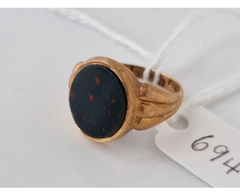 A GENTS BLOODSTONE SIGNET RING 18CT GOLD SIZE O