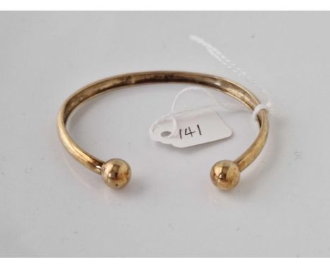 A antique gold bangle 3.2 gms