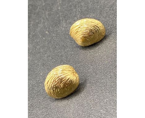 A pair of vintage high carat gold earrings with shell design&nbsp;Total 3g