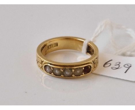 A UNUSUAL 19TH CENTURY PEARL RING WITH SECRET COMPARTMENT SIZE P 18CT GOLD 5 GMS