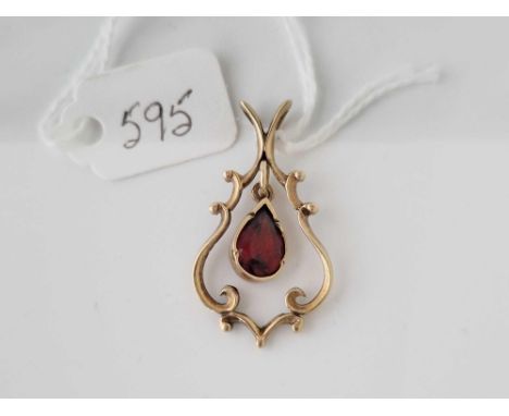 A garnet set pendant 9ct 2.8 gms