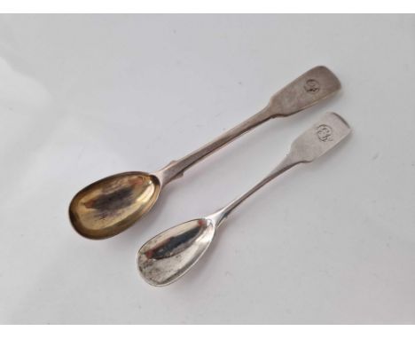 Georgian Irish mustard spoon  , fiddle pattern. Dublin By H L and another London 1865