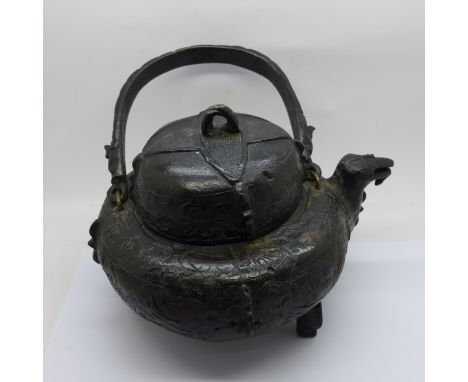 A Chinese bronze wine vessel 