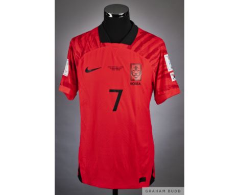 Heung-min Son red and black No.7 South Korea v. Ghana match issued short-sleeved shirt, 2022, Nile, M with v-neck style colla