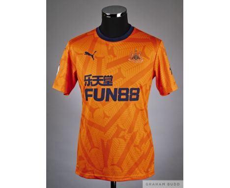 Allan Saint-Maximin orange and blue No.10 Newcastle United match issued short-sleeved shirt, 2019-20, Puma, M with crew-neck 