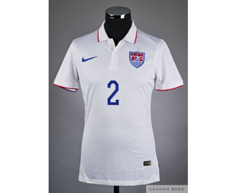 DeAndre Yedlin white No.2 USA short-sleeved shirt, Nike, M with button-up collar and embroidered cloth badge, the reverse let