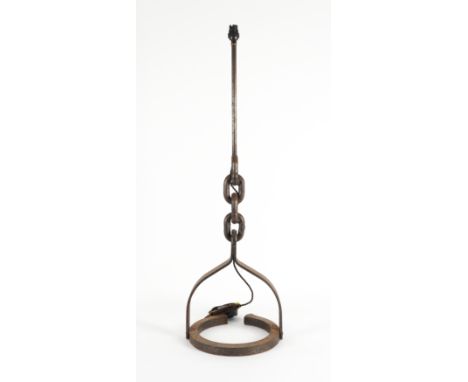 A WROUGHT IRON CHAIN TABLE LAMPLate 20th Century 
88cm high