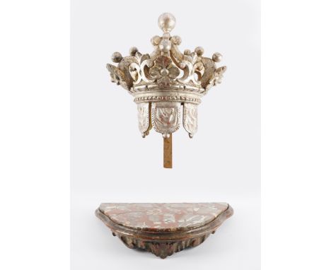 AN ITALIAN SILVERED WOOD CROWN FINIAL AND A PETITE WALL MOUNTED CONSOLE (2)20th Century 
The crown with five scroll arms and 