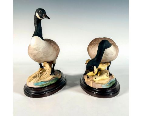 Hand painted set featuring a family of geese with goslings. Highly detailed in natural coloration with individual bases. Boeh