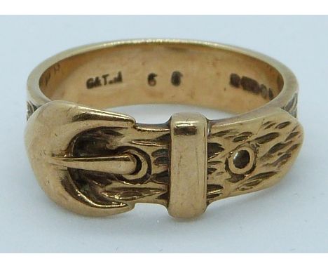A 9ct gold buckle ring, 4.7g, size M