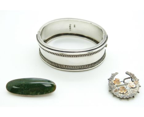 Victorian silver bangle, Chester 1881 maker M.J.G, Victorian silver crescent brooch, Birmingham 1891 and an agate brooch&nbsp