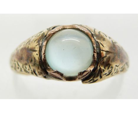 A yellow metal ring set with a moonstone cabochon, 2.2g, size L