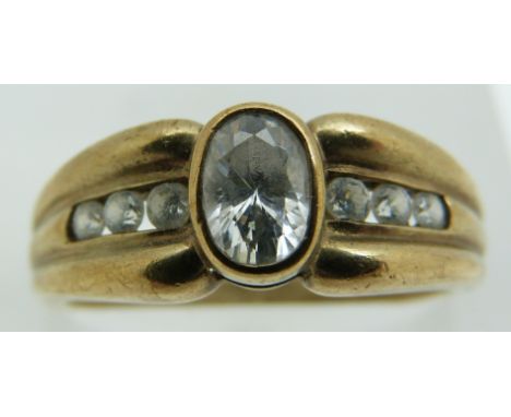 A 9ct gold ring set with cubic zirconia, 2.8g, size M