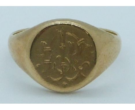 A 9ct gold signet ring, London 1947, 6.9g, size O&nbsp;