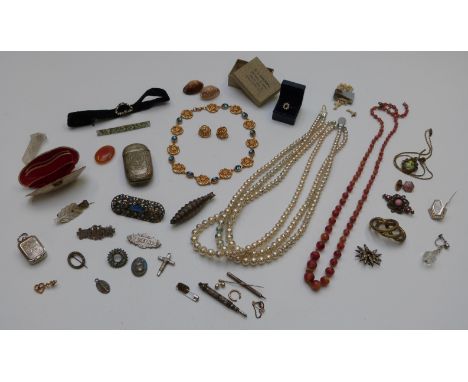 A collection of costume jewellery including silver brooches, enamel brooch, shell purse, Art Deco clip etc