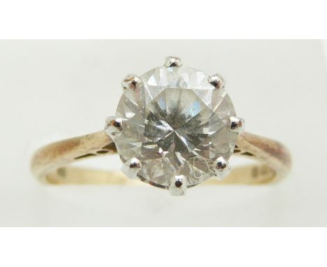 A 9ct gold ring set with cubic zirconia, 2.7g, size L