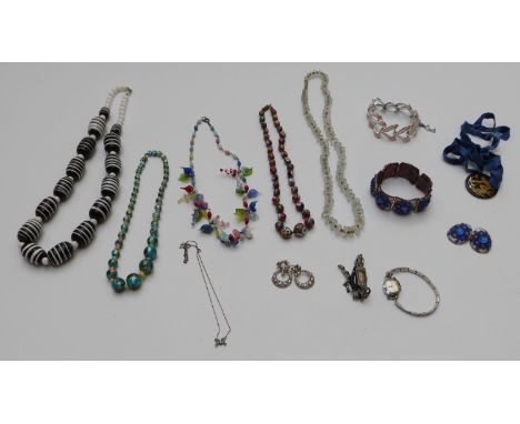 A collection of jewellery including glass beaded necklaces, Jewelcraft bracelet, vintage necklaces etc