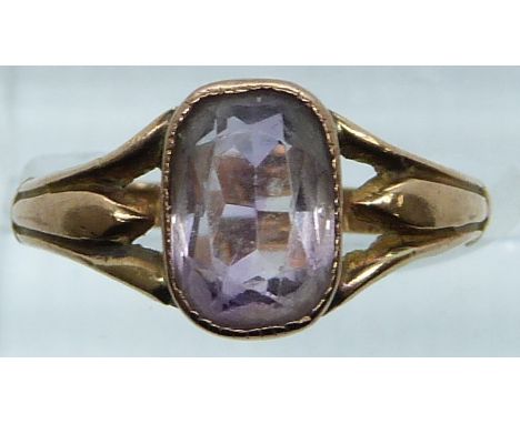 A 9ct gold ring set with an amethyst, Birmingham 1911, 1.9g, size N