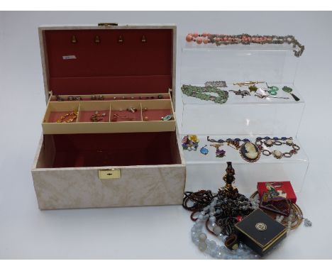 A collection of jewellery including earrings, opals, Charles Horner enamel pendant, gold earrings set with an opal, silver br