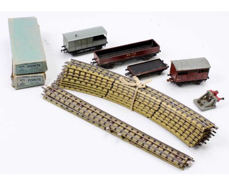 Small collection of Hornby-Dublo. Two each L/h &amp; R/h manual non-isolating points, straight terminal rail, 2 half straight