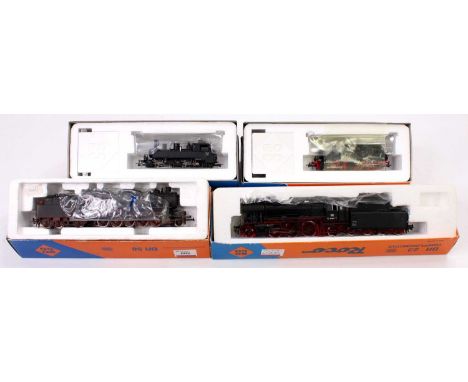 A Roco H0 scale continental steam locomotive group to include a No. 43283, 43282, 4112 BR58 2-10-0 loco and tender, and No. 0