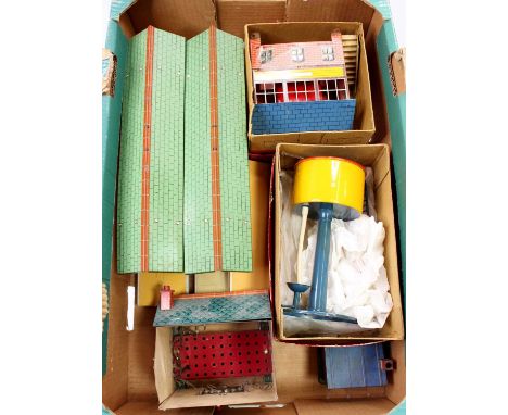 Large tray containing: 1931-3 No.2 Water Tank, blue base &amp; column, yellow tank, red inside, hose drain all blue (E) (BVG)
