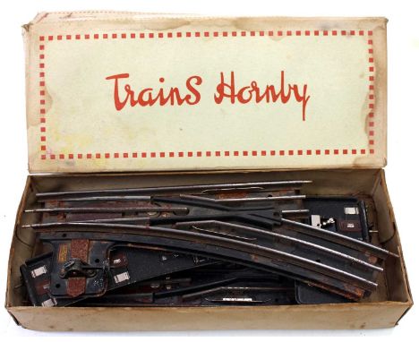 Trains Hornby (French) three solid base points with levers on the inside. Two r/h and one L/h. More corrosion than the points