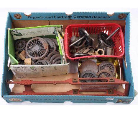 Collection of various mixed steam engine castings, components and accessories, to include casting for a Virginia Locomotive, 