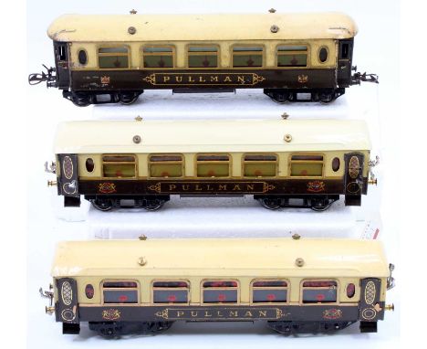Three No.2 Hornby Pullman coaches, brown &amp; cream, with corridor connections, brown ‘Pullman’ name panel, opening doors, 2