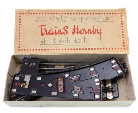 Trains Hornby (French) three solid base points with levers on the inside. Two L/h and one R/h.  Very small amounts of corrosi