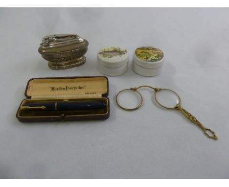 A quantity of collectables to include a Ronson cigarette lighter, a Parker fountain pen, a pair of lorgnettes and two covered