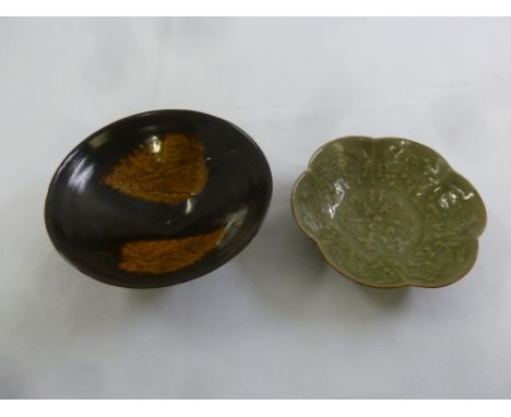 Two Chinese ceramic dishes