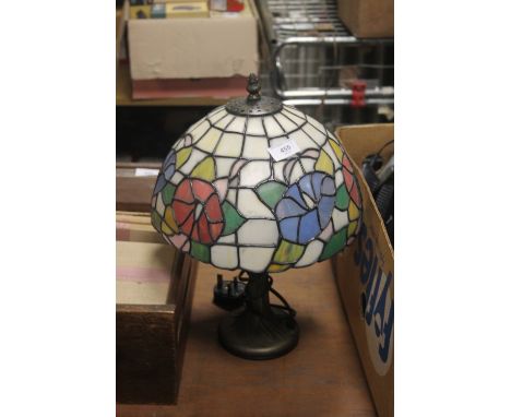 A TIFFANY STYLE TABLE LAMP