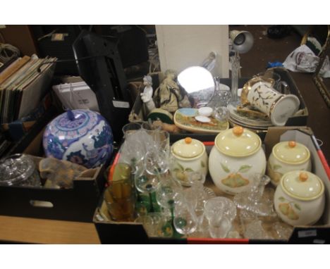 THREE TRAYS OF CERAMICS AND SUNDRIES TO INCLUDE WEDGEWOOD, A LIDDED VASE ETC (TRAYS NOT INCLUDED),br.