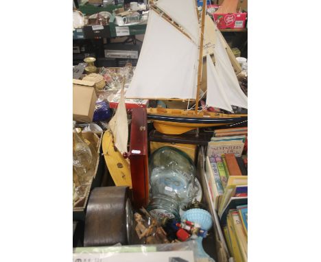 A TRAY OF COLLECTABLE,S TO INCLUDE 2 WOODEN SHIPS, A MANTLE CLOCK ETC (TRAYS NOT INCLUDED),br. 