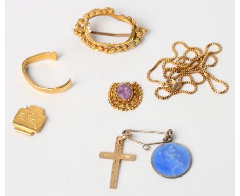 A gentleman's gold signet ring, a yellow metal brooch, a 9ct gold necklace (all a/f), a 9ct gold crucifix and a silver and en