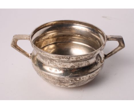 A silver twin-handled sugar basin, 4.2oz troy approx