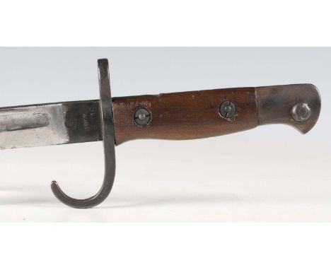 A rare First World War period British 1907 pattern hooked quillon bayonet with single-edged fullered blade, blade length 43cm