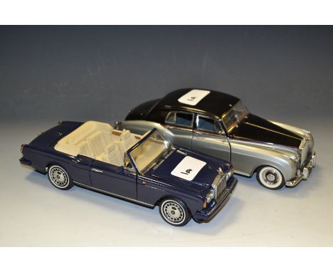 A Franklin Mint precision model of a Rolls Royce Corniche IV Anniversary Limited Edition; another, 1955 Rolls Royce Silver Cl