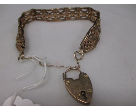 A 9ct gold gate link bracelet  