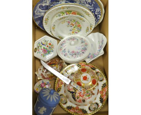 A Royal Crown Derby 283 Derby Japan rim soup bowl; a Mikado 27cm plate; an Old Avesbury trinket dish; Wedgwood; Aynsley; Abbe