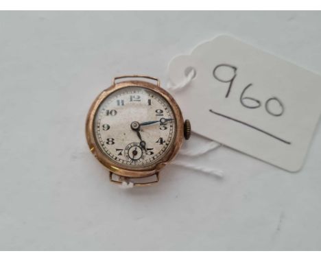 A ladies vintage wrist watch with seconds dial in 9ct gold W/O