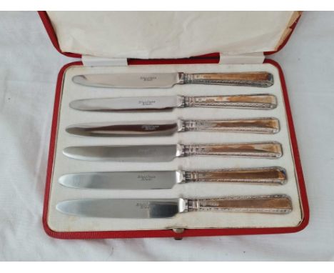 A good box set of six silver handled tea knives, Sheffield by TB &amp; S