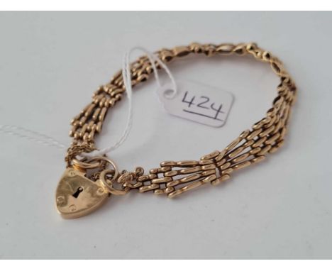 A FOUR TIER GATE BRACELET 9CT - 15.8 GMS 