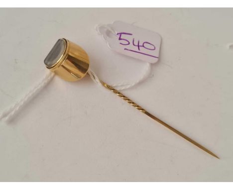 A unusual gold horse hoof locket terminal stick pin - 3.4 gms 