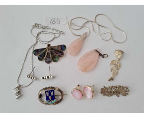 A bag of silver jewellery items etc