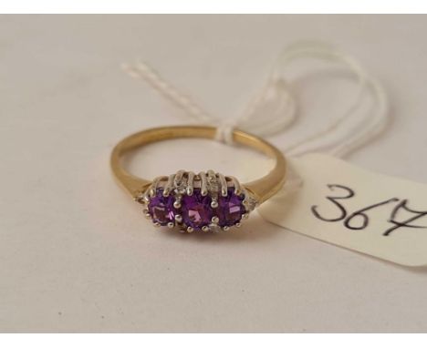 A vintage amethyst and diamond 9ct ring size M 
