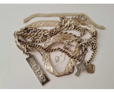 Four vintage silver necklaces 91.3g