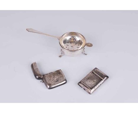 An Edward VII Silver snuff box, Chester 1902 by Rolason Bros, an Edward VII vesta case, Birmingham 1905 by Constantine &amp; 