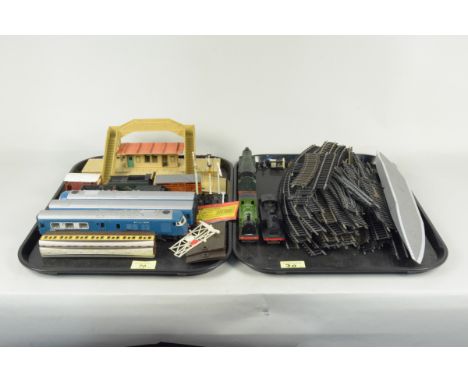 Mixed vintage Hornby engines, carriages, tenders, accessories and track (playworn)